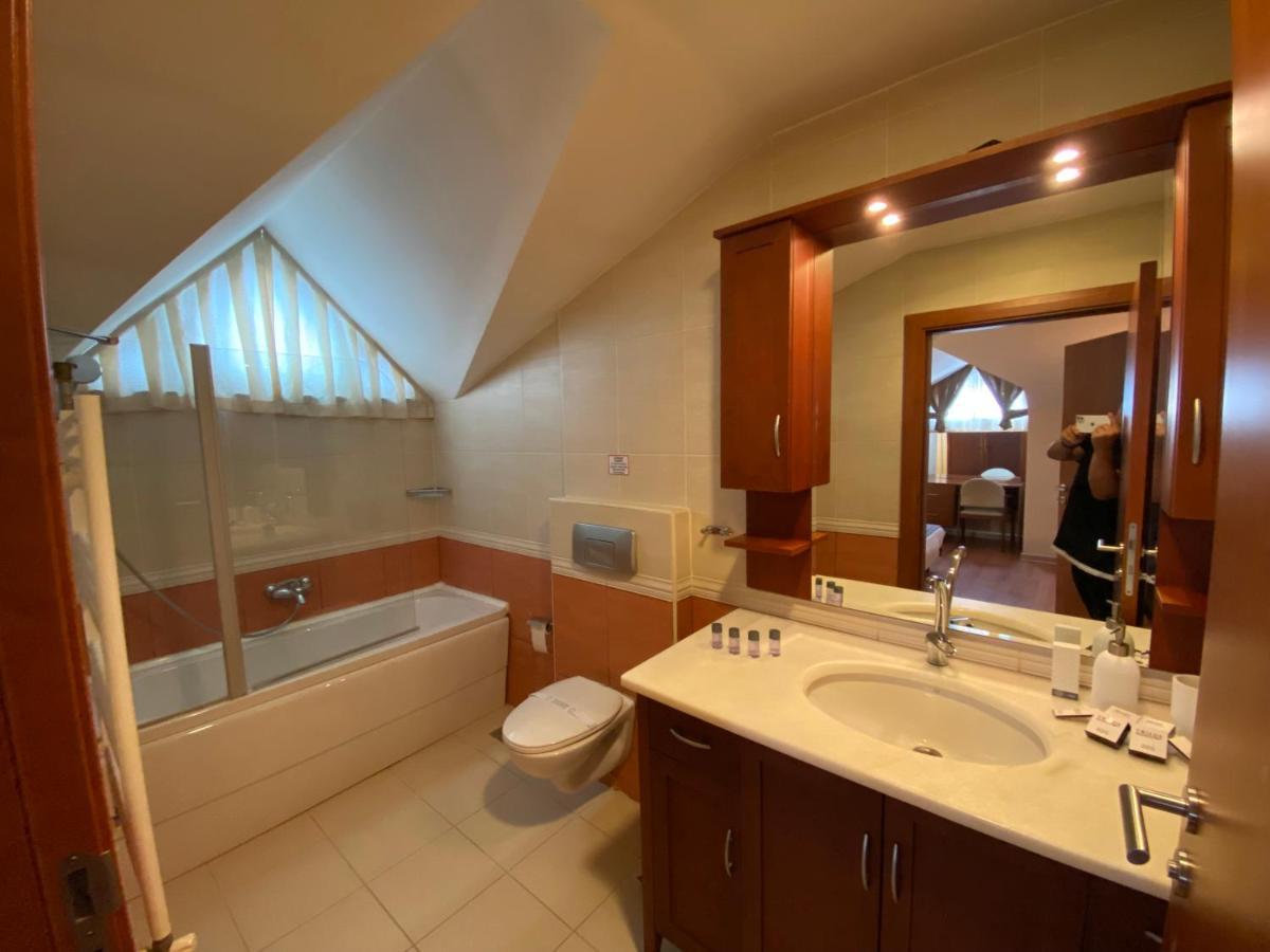 Hotel Triada Gayrettepe Stambuł
