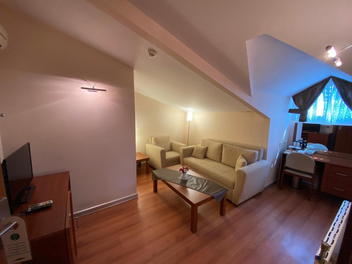 Hotel Triada Gayrettepe Stambuł
